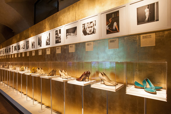 ferragamo-marylin-02